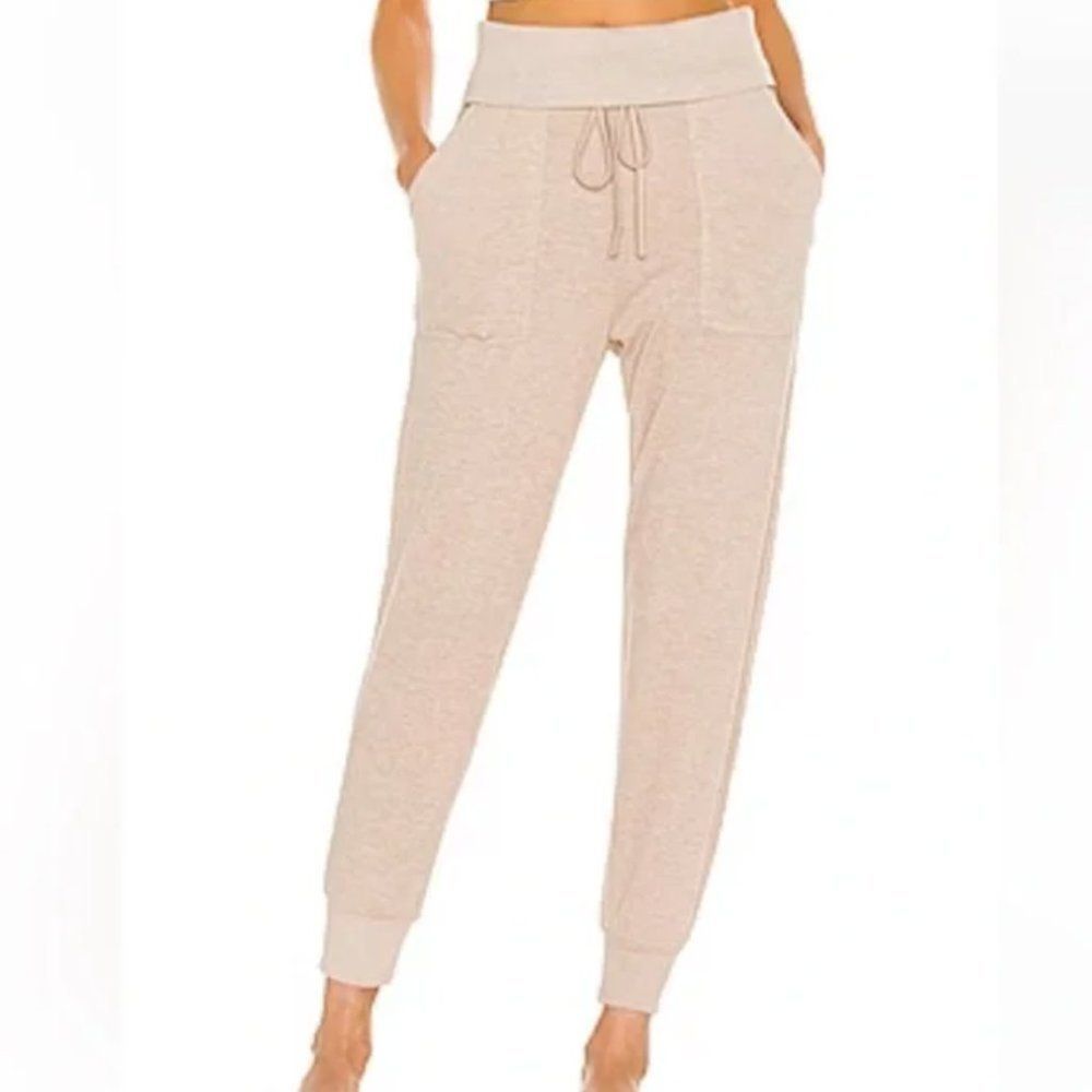 NWT L *Space Sleepin’ In Pant Joggers Size Small